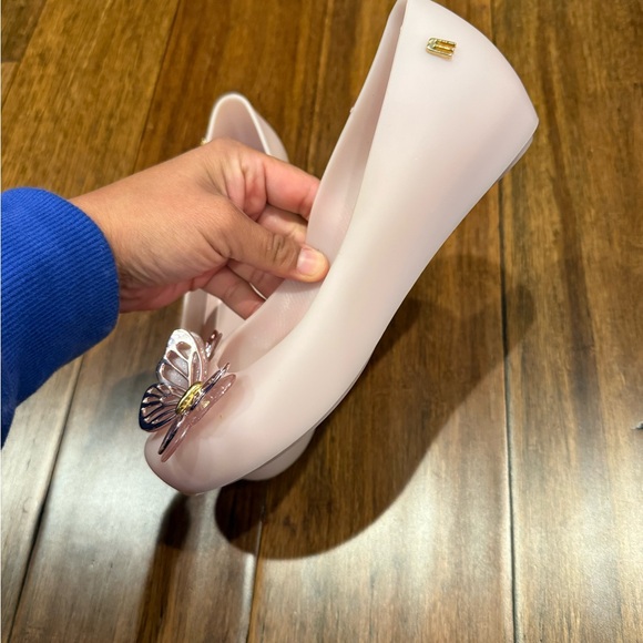 Mel by Melissa’s Butterfly Flats - Picture 2 of 7